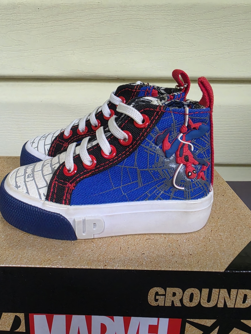Ground Up Spider-Man Blue & Red Kids High-Top Sneakers 5 Kids